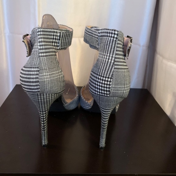 High heels - Picture 4 of 6